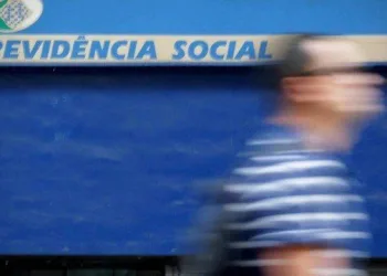 Governo Jair Bolsonaro quer aposentadoria aos 65 anos