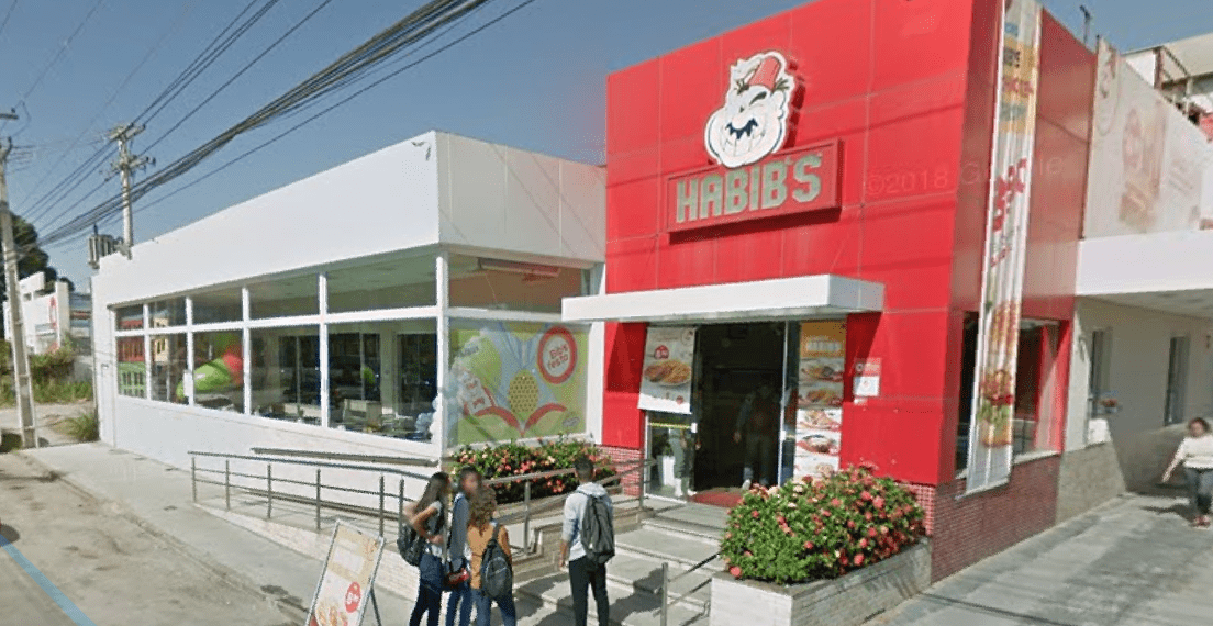 Criminosos assaltam loja do Habib”s  na região dos Lagos