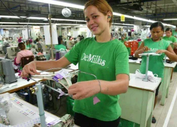 DEMILLUS VAGAS P/ AUXILIAR DE COZINHA, AUXILIAR DE PRODUÇÃO, MOTORISTA – R$ 1.309,00 – COM E SEM EXPERIÊNCIA