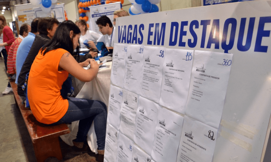 ATENÇÃO: GRANDE FEIRÃO DE EMPREGOS – VAGAS EM DIVERSAS ÁREAS – COM E SEM EXPERIENCIA – COMPARECER 22/01