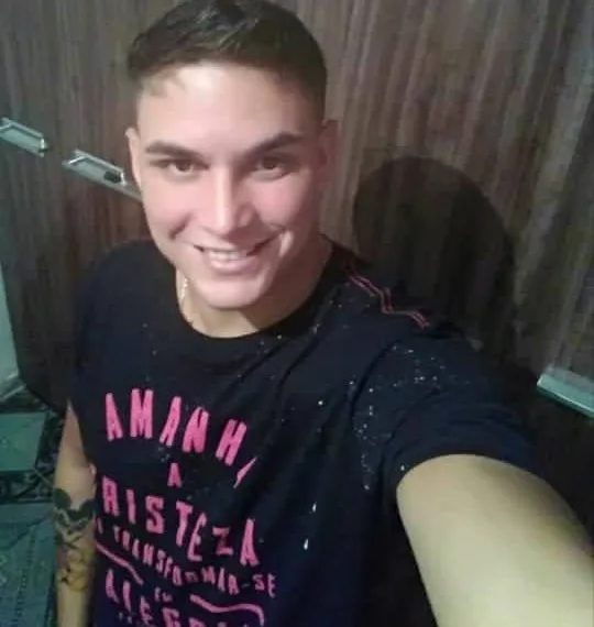 Jovem é executado a tiros agora pouco no RJ