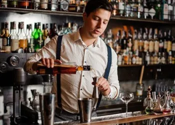 VAGAS P/ BARTENDER – SALÁRIO + BENEFÍCIOS – VT + VR