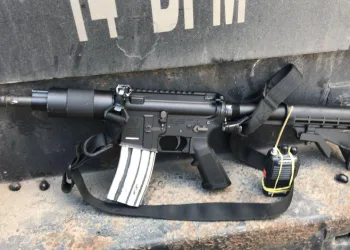 Bandido é preso e moradora atingida por bala perdida  em Comunidade na Zona Oeste