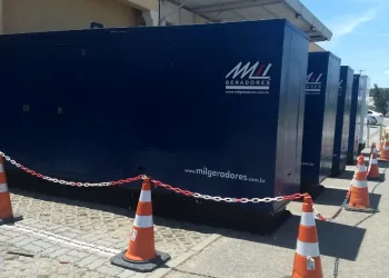 Princípio de incêndio atinge cinema em shopping no RJ
