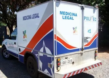 Homem chama o filho do colega de gay e é morto a tiros de pistola