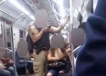Militar flagrado assediando mulher em metrô é acusado novamente de abuso