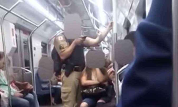 Militar flagrado assediando mulher em metrô é acusado novamente de abuso