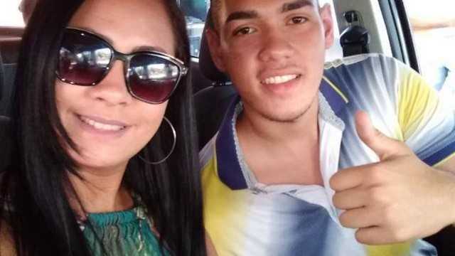 Tiroteio entre PMs e bandidos deixa inocente morto na frente da casa da namorada no RJ