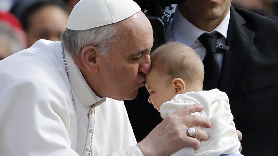 “Não existe mãe solteira, mãe não é estado civil”- feliz e nobre colocação do Papa Francisco
