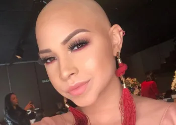 Morre, aos 16 anos, a blogueira Kamylle Marinho vítima de câncer
