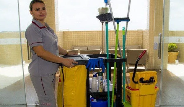 AUXILIAR DE SERVIÇOS GERAIS, PASSADEIRA, RECEPCIONISTA – R$ 1.421,82 – COM E SEM EXPERIENCIA – CONDOMINIO DE LUXO