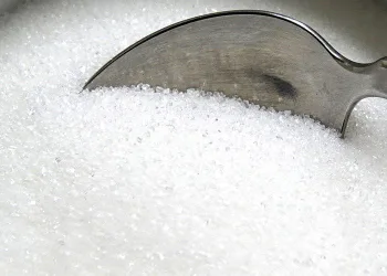 Indústria do açúcar escondeu pesquisa de 50 anos atrás que associava sacarose a doença cardíaca e câncer, revela novo relatório