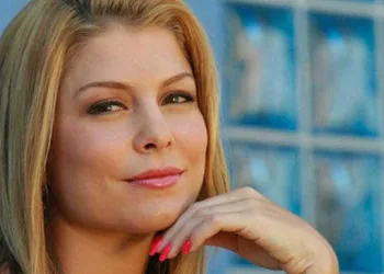 Atriz revela problema com alcool: ‘Foi uma luta real’