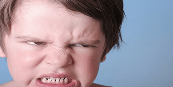 Criança mimada é falta de educação, sim. E a culpa é dos pais.