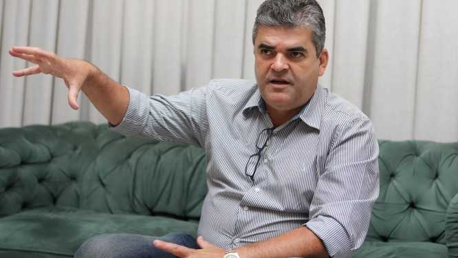 Prefeito de Duque de Caxias sofre atentado a tiros na Baixada