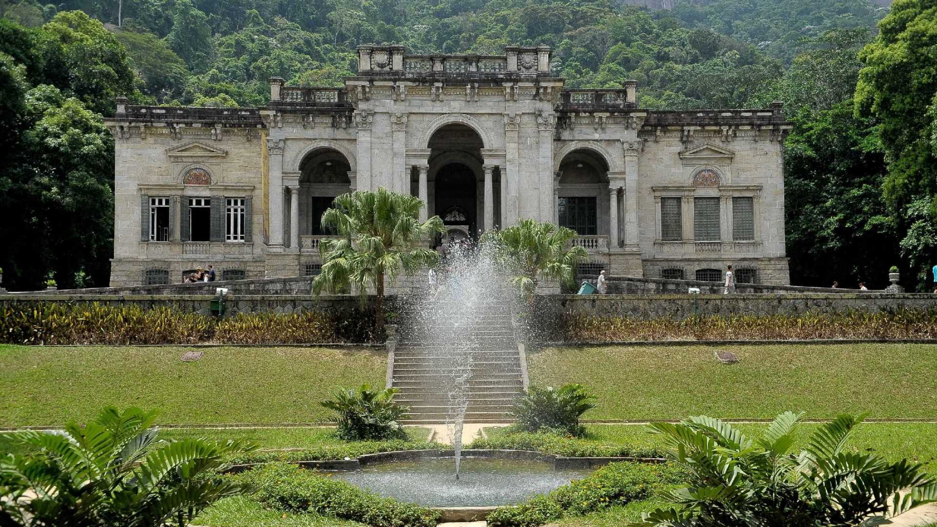 Mais de 30 turistas são vítimas de arrastão em ponto turístico do Rio