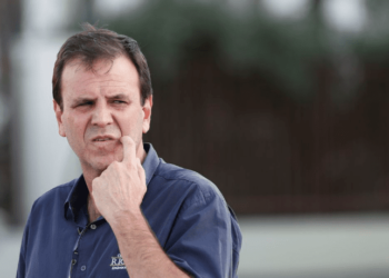 URGENTE!!Justiça bloqueia R$ 7 milhões em bens de Eduardo Paes