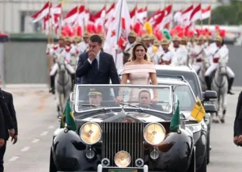 Vestido de Michelle Bolsonaro para posse levou 20 dias para ser feito