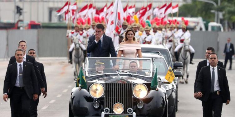 Vestido de Michelle Bolsonaro para posse levou 20 dias para ser feito