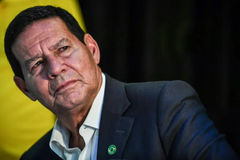 Mourão: problema de Flávio é o sobrenome