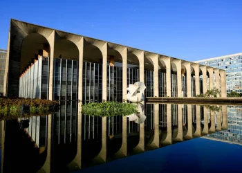 Revoltados, jornalistas internacionais deixam Itamaraty antes da posse