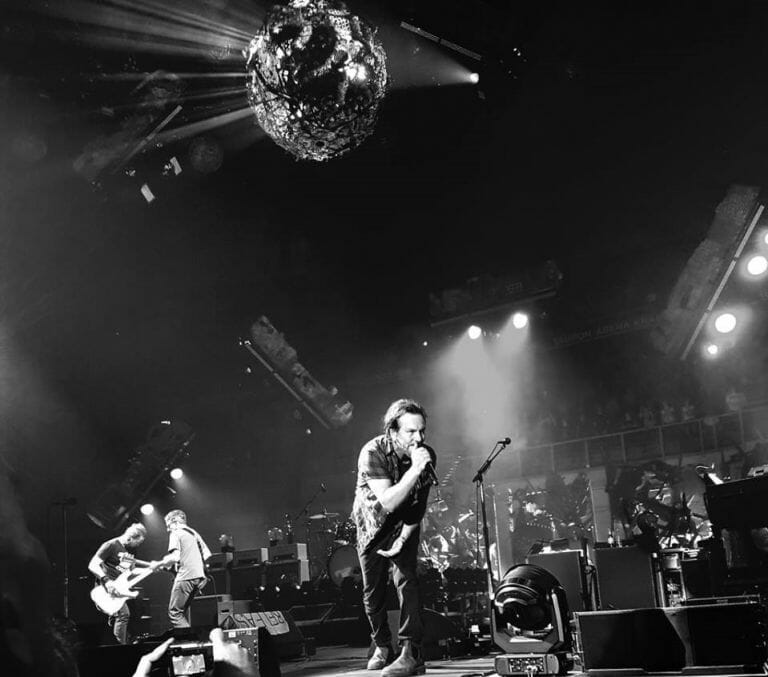 Pearl Jam arrecada R$ 42 milhões para ajudar pessoas em situação de rua