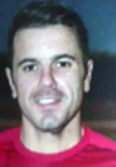 Jogador passa mal e morre no gramado durante partida