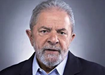 Eu não estou preso, eu sou refém, diz Lula da prisão em Curitiba