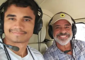 Lulu Santos é pedido em casamento pelo namorado durante show