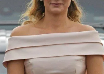 VESTIDO DA PRIMEIRA-DAMA MICHELLE BOLSONARO NA POSSE É ELOGIADO POR ESPECIALISTAS