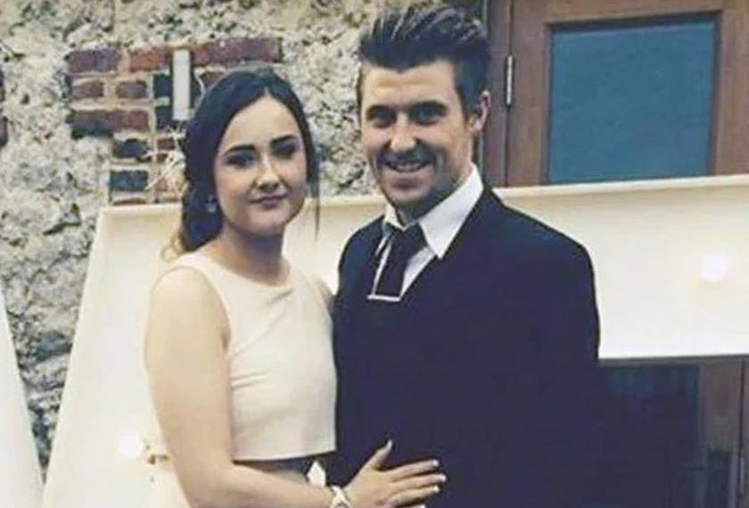 Após traição durante gravidez, mulher vende Xbox do ex por R$ 14