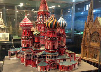 MUSEU DE RÉPLICAS EM GUARATIBA ENCANTA ADULTOS E CRIANÇAS