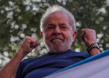 Em carta a Jean Wyllys, Lula pede ‘enfrentamento’ a Bolsonaro