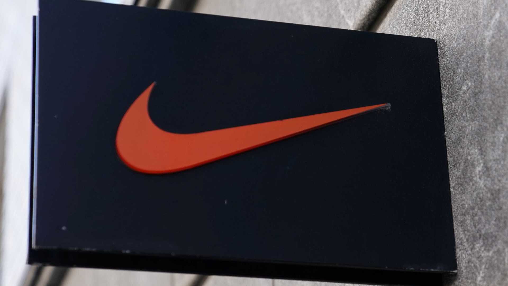 Nike lança tênis que se amarram sozinhos com utilização de app