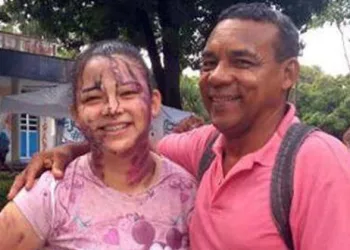 Filha E Pai Faxineiro São Aprovados Juntos Em Universidade Federal