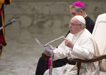 Papa diz que é melhor viver como ateu do que ir à igreja e odiar os outros