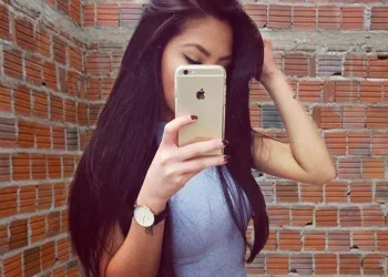 Aumenta número de pessoas que deixam de rebocar a parede para comprar iPhone