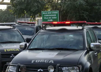 Equipe da Prefeitura do Rio é expulsa de favela por criminosos armados