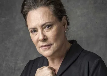 Atriz deixa gravações na Globo após marido sofrer AVC