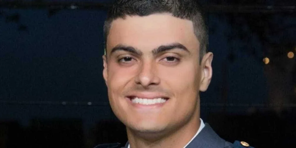 Policial surta e dá tiros dentro de hospital