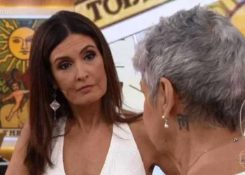 Taróloga prevê vida sexual movimentada e Fátima Bernardes diz: ‘Hummm!’