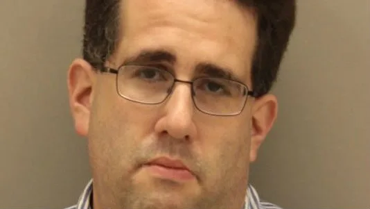 Professor é preso por se masturbar na frente de alunos