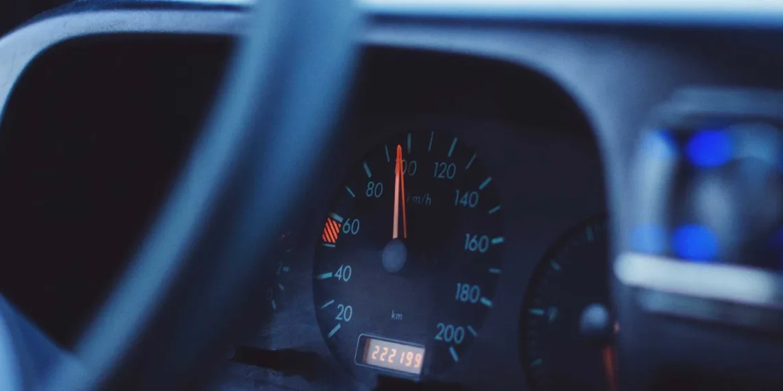 Ladrões chamam uber, assaltam casa e fogem com motorista