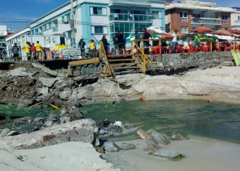 PRAINHA DE ARRAIAL DO CABO ESTÁ IMPRÓPRIA PARA O BANHO E PODE ESTAR CONTAMINADA