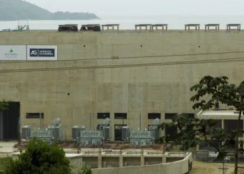 Governo quer construir até oito usinas nucleares no país