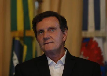 Crivella: ‘As escolas de samba deveriam me retratar como um herói este ano’