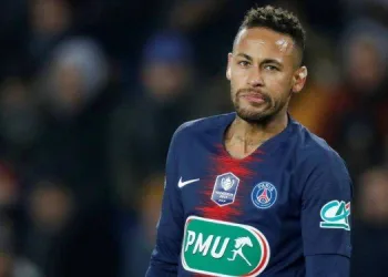 Exames confirmam nova fratura no pé operado de Neymar