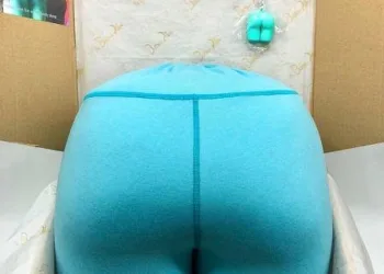 Travesseiro em formato de nádegas turbinadas é criado para garantir sonos mais tranquilos