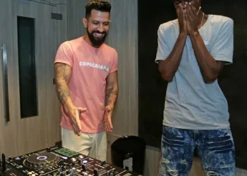 DJ preso injustamente por morte em Guaratiba, Leonardo ganha equipamento de Dennis DJ para voltar ao trabalho