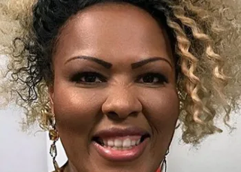 Morre cantora do Fat family